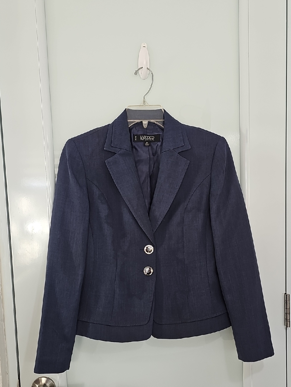 Kasper classic and elegant Women blazer professional. Size 6P